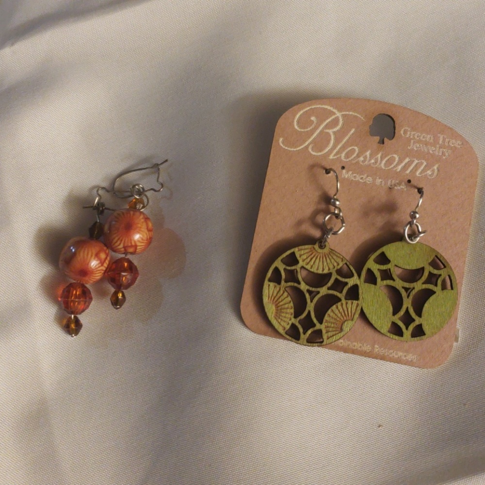 2 pair of earrings